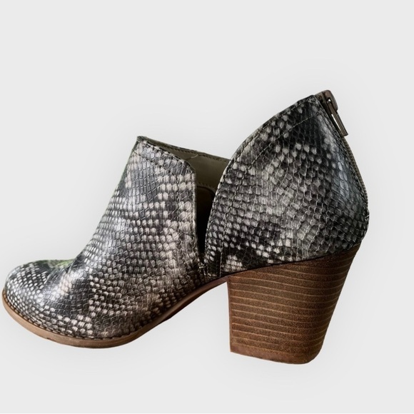 Carlos Santana Snake Skin Carmin Ankle Booties Women’s 10 Stacked Heel - Picture 2 of 6